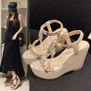 Nuevo estilo europeo y americano de moda punta redonda punta abierta conjunto de una línea con sandalias de cuña de moda de gran tamaño para mujer - Product Image 2