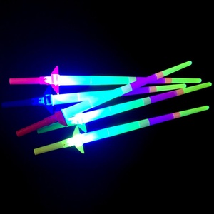 Espada Láser Retráctil LED, Espada Láser Multicolor con Luz Intermitente, Barra Luminosa LED Elástica Extensible - Product Image 2