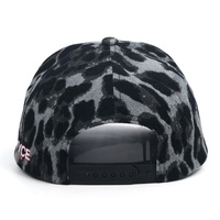 Casquette de baseball personnalisée à 5 panneaux en tissu de velours côtelé à motif léopard de haute qualité avec logo brodé