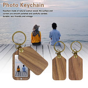 Porte-clés en bois classique personnalisé, gravure de photos, porte-clés, porte-photos, cadeau promotionnel pour la Saint-Valentin - Product Image 1