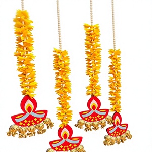 Guirlande suspendue pour la maison et l'extérieur, pour mariage, festival, style traditionnel indien, avec fleurs artificielles de jasmin, de souci et Diya Latkan - Product Image 2