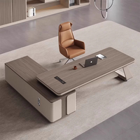 Bureau de direction moderne de luxe en forme de L avec éclairage LED, table de bureau pour PDG, bureau de patron avec pieds en forme de traîneau et armoire