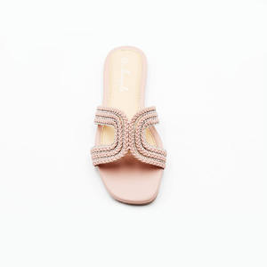 Popular marca de lujo nombre Casual zapatos de diamantes de imitación zapatillas chica verano playa plana sandalia chanclas para mujeres y damas - Product Image 5