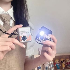 Nouvelle mode rétro 2024, mini caméra 3D miniature, mini poupée elfe, caméra électrique, accessoires pour maison de poupée, prix bas - Product Image 3