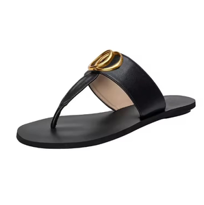 Set di Ciabatte e <span class=keywords><strong>Sandali</strong></span> da <span class=keywords><strong>Donna</strong></span> di Lusso Personalizzati con Logo G, Comodi in <span class=keywords><strong>Pelle</strong></span> PU, con Borsa e Infradito - Product Image 6