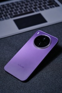 สมาร์ทโฟน <span class=keywords><strong>Vivo</strong></span> Y600 Pro รุ่น<span class=keywords><strong>ล่าสุด</strong></span>ปี 2026 ชิปเซ็ต Dimensity 7300e แบตเตอรี่ 10200mAh หน้าจอ 120Hz รองรับชาร์จไว 90W ขนาด 6.83 นิ้ว ระบบ 5G ระบบปฏิบัติการ Android - Product Image 3