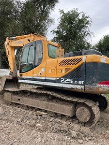 Excavadora Hyundai 225LC-9T Usada con Cucharón de Excavación y Componentes Principales del Motor en Venta - Product Image 1