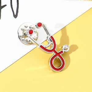 Özel yaka Pin tıbbi rozeti stetoskop Pin kişiselleştirilmiş emaye broş hemşire üniforması aksesuar hastane doktor hediye - Product Image 2