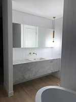 Prix des dalles de marbre Calacatta gris en dolomite super blanche en quartzite brésilien poli pour les comptoirs de cuisine