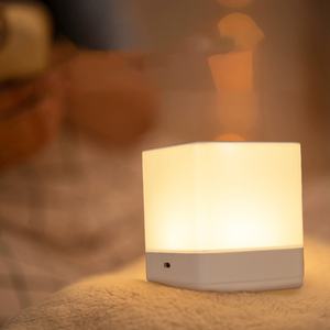 Lámpara Táctil LED de Mesa, Lámpara de Noche para Dormitorio con Sensor Táctil, Lámpara de Escritorio Portátil, Luces Nocturnas para Decoración del Hogar - Product Image 5