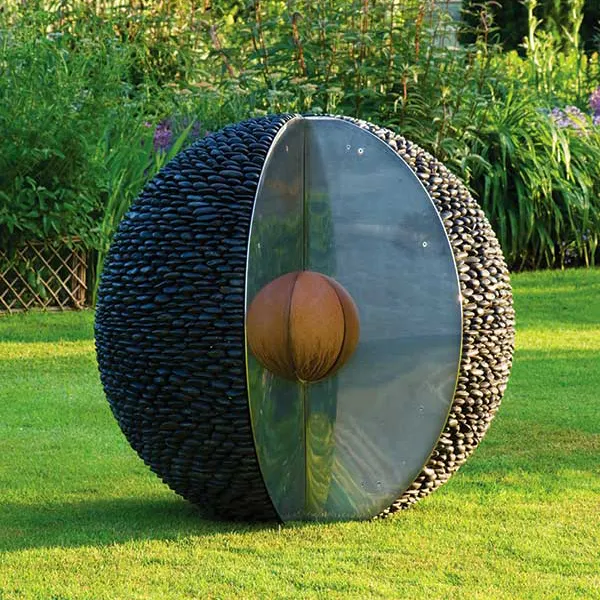 현대 스테인리스 공 장식적인 정원 뒤뜰 소나무 견과 주문 조각품