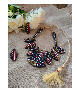 Ensemble collier et boucles d'oreilles en terre cuite de créateur, bijoux élégants et légers, accessoire pour une tenue festive, traditionnelle et moderne - Product Image 2