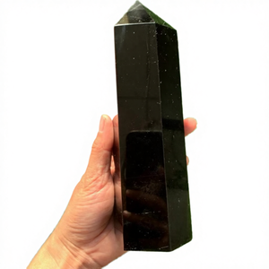 Grande tour en obsidienne noire naturelle de 20 cm, sculptée à la main, pour la décoration, la méditation, le cadeau, la guérison des chakras, vente en gros - Product Image 3