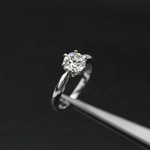 Bague en moissanite ronde en vente, argent 925/ or blanc 14k 18k/ or rose/ or jaune, prix 6,5 mm 1 carat, bague en diamant moissanite - Product Image 1