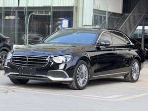 เมอร์เซเดส-เบนซ์ อี-คลาส ปี 2020 รุ่น E300 L แฟชั่น อิดิชั่น เทอร์โบชาร์จ ออโตเมติก ล้อแม็ก R18 พวงมาลัยซ้าย รถมือสอง หลังคาซันรูฟแบบพาโนรามา สีเข้ม - Product Image 1