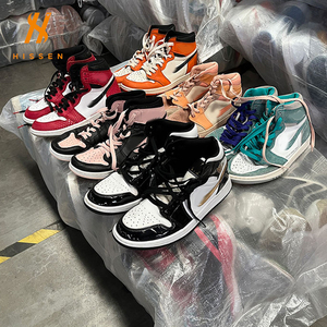 Scarpe Usate All'Ingrosso, Sneakers di Seconda Mano di Alta Qualità, Scarpe da Calcio Usate di Grado A, Scarpe di Marca di Seconda Mano - Product Image 1