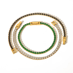 กำไลข้อมือแฟชั่นชุบทอง 18K ประดับเพทายสีเขียว ดำ ขาว ดีไซน์รูปตัวยู ของขวัญเครื่องประดับ TB5061 - Product Image 3