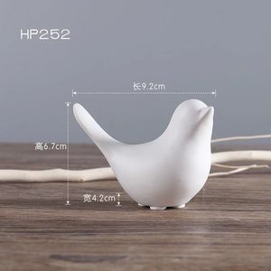 Vente en gros de décoration d'<span class=keywords><strong>oiseau</strong></span> en céramique noire et blanche créative ornements de style moderne pour décor de figurine d'<span class=keywords><strong>oiseau</strong></span> de bureau de salon - Product Image 5