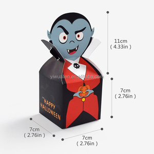 Set di 12 Pezzi per Halloween: Mantello da Vampiro Rosso e Verde con Teschio, Tema Gotico Sombra per Feste Horror e Trick or Treat, Confezione Regalo - Product Image 2