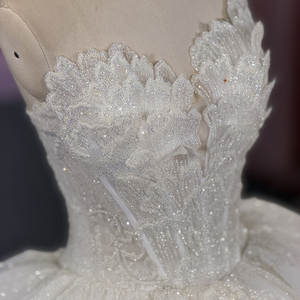Robe de mariée de luxe Dy8503 sans manches, col cœur, couleur bonbon, ornée de sequins et de perles, style princesse, avec traîne chapelle - Product Image 3