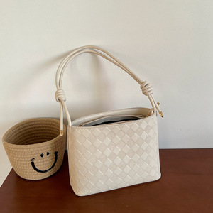 กระเป๋าสะพายข้างลายเพชรสีขาว สายปรับได้ ปิดด้วยซิป ชุดลำลองประจำวัน กระเป๋าสะพายไหล่ผู้หญิง - Product Image 4