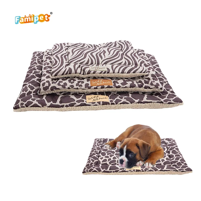 Famipet 사용자 정의 도매 새로운 디자인 편안한 부드러운 빨 수 있는 가역 애완 동물 개 상자 패드 개 침대 매트 작은 중형견 용