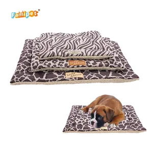 Famipet 사용자 정의 도매 새로운 디자인 편안한 부드러운 빨 수 있는 가역 애완 동물 개 상자 패드 개 침대 매트 작은 중형견 용