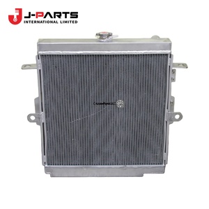 หม้อน้ำสำหรับรถยนต์โตโยต้า ไฮเอซ RZH113 ปี 1989-2004 - Product Image 1