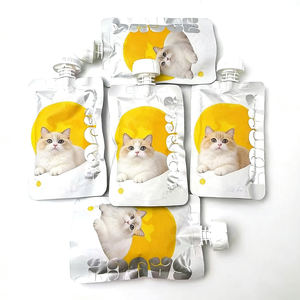 Yavina 100g Alimento Húmedo Orgánico para Gatos y Perros con Alto Contenido de Proteínas, con Salsa Gulu - Fórmula con Partículas de Carne - Product Image 4