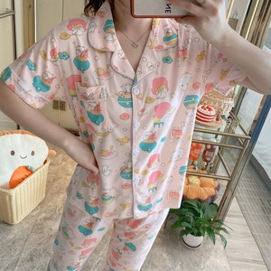 Nuevo Diseño de Pijamas para Mujer, Conjunto de 2 Piezas con Estampado de Dibujos Animados, Pantalones Cortos de Seda de Leche, Ropa de Dormir de Verano con Cuello Solapa - Product Image 3