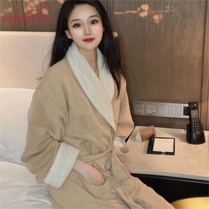 여성용 목욕 가운 럭셔리 하이 퀄리티 실크 목욕 가운 통기성 새틴 더블 레이어 사용자 정의 자수 목욕 가운 - Product Image 1