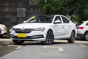 <span class=keywords><strong>Skoda</strong></span> <span class=keywords><strong>Superb</strong></span> TSI330 2.0T 186CV 7DSG 2025, Hatchback Europea di Medie <span class=keywords><strong>Dimensioni</strong></span>, Sospensione Posteriore a 4 Bracci, Cockpit Digitale, Fari Matrix LED - Product Image 2