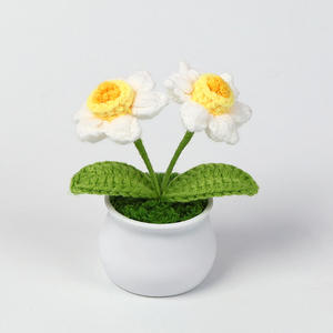 Narciso en maceta tejido a mano Decoración de mesa Día del maestro Día DE LA MADRE Regalo de cumpleaños Uionen 1457 - Product Image 3