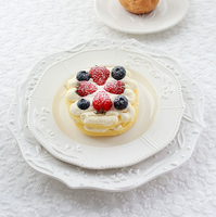 Service de vaisselle en céramique avec motif de muguet en relief européen, assiettes blanches en relief faites à la main pour les événements de mariage