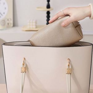Bolsa de Cosméticos de PU Vegana Ecológica con Logotipo Personalizado, Bolsa de Maquillaje Compacta Impermeable, Bolsa de Aseo de Gran Capacidad para Viajes - Product Image 3