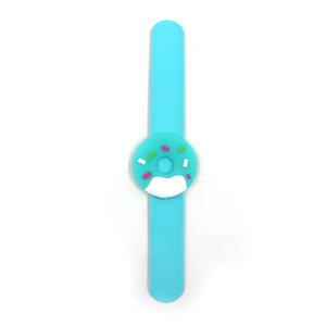 Banda de silicona para niños, donuts de dibujos animados, pulsera Slap, regalos para niños - Product Image 3