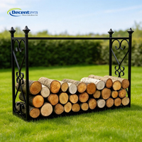 Support de rangement pour bois de chauffage en fer forgé noir orné avec motif en forme de cœur et embouts en forme de diamant