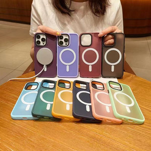 Meilleures ventes de coque de téléphone de marque de luxe avec chargeur sans fil bord carré étui souple en TPU étui pour téléphone portable pour iphone 15 - Product Image 5