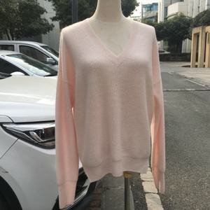 Maglione lavorato a <span class=keywords><strong>maglia</strong></span> da <span class=keywords><strong>donna</strong></span> produttore all'ingrosso a maniche lunghe in Cashmere <span class=keywords><strong>Beige</strong></span> vestiti in pura lana lavorata a <span class=keywords><strong>maglia</strong></span> - Product Image 1