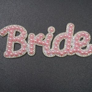Precio al por mayor muestra gratis Rosa novia DIY parche bordado con cuentas de cristal de diamantes de imitación para decoración de sombrero de boda hecho de resina - Product Image 1