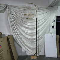 Support d'arche en métal doré lisse avec lustre en cristal pour cérémonie de mariage, réception en extérieur, jardin, décoration de salon