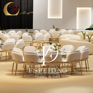 Chaise de salle à manger de luxe en velours rembourré à pieds en acier inoxydable doré - Product Image 1