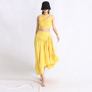   ชุดเซ็ตกระโปรงสองชิ้น เสื้อครอปแขนกุดแบบโปร่ง ตัดต่อผ้าชายกระโปรงไม่เท่ากัน - Product Image 3