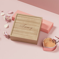 Boîte cadeau de luxe en bois de pin pour parfum avec logo gravé au laser et plateau intérieur en mousse EVA