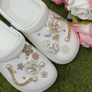 Charmes décoratifs en <span class=keywords><strong>plastique</strong></span> pour chaussures, perles, fleurs, papillons, accessoires en strass, 2,5-5 cm - Product Image 3