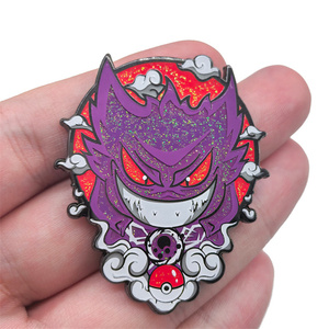 Spilla in metallo anime giapponese a forma di elfo luminoso a forma di zainetto decorazione distintivo pin glow in the dark hard smaltato spilla - Product Image 3