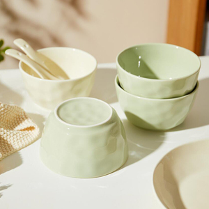 Service de vaisselle en céramique de forme organique, bord ondulé irrégulier, assiettes et bols en porcelaine vert sauge pour la maison, l'hôtel et le restaurant - Product Image 3