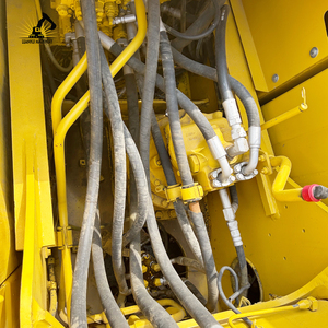 รถขุดตีนตะขาบ Komatsu PC200-8 มือสอง โครงสร้างเสริมความแข็งแรง กำลังขุดทรงพลัง เหมาะสำหรับงานก่อสร้างถนน - Product Image 2