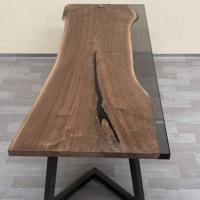 Table de salle à manger rectangulaire Jiele en noyer noir d'Amérique du Nord avec résine époxy, style luxe léger, grande planche personnalisée et pieds en métal