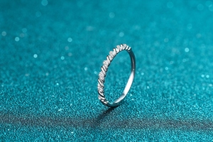 แหวนเพชรโมอิสซาไนต์เงินแท้ 925 พร้อมส่งเร็ว - Product Image 2